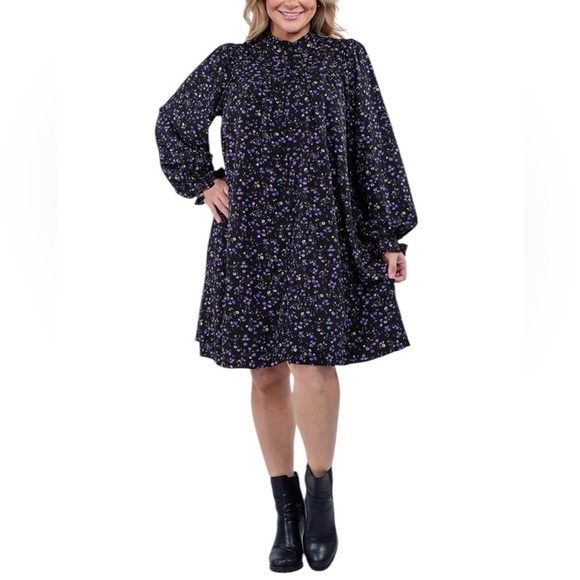 English Factory Dresses & Skirts - English Factory Black Floral Long-Sleeve Swing Dress